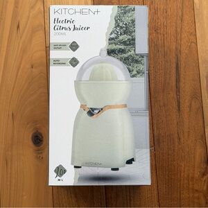 Kitchen + Electric Citrus Juicer 200ML Light Green New In Box